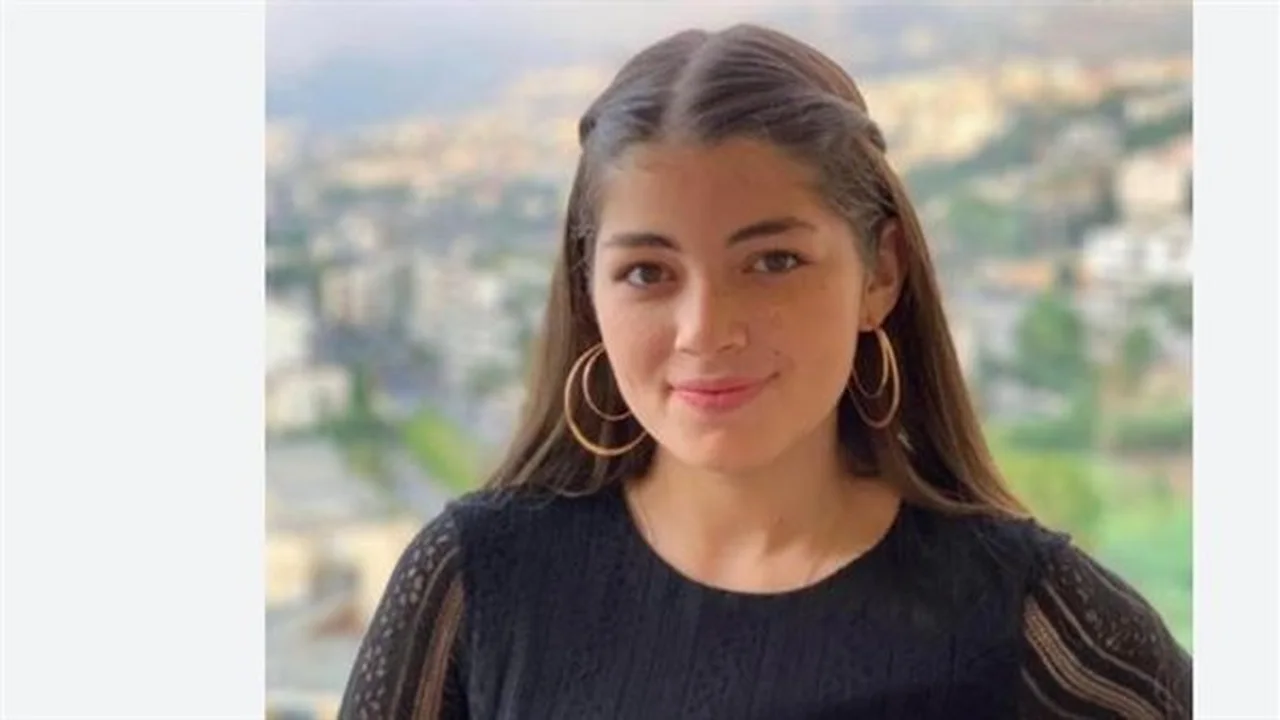 أيقونة الأناقة: ليلى أحمد زاهر تكشف أسرار تجدد إطلالاتها في مصر